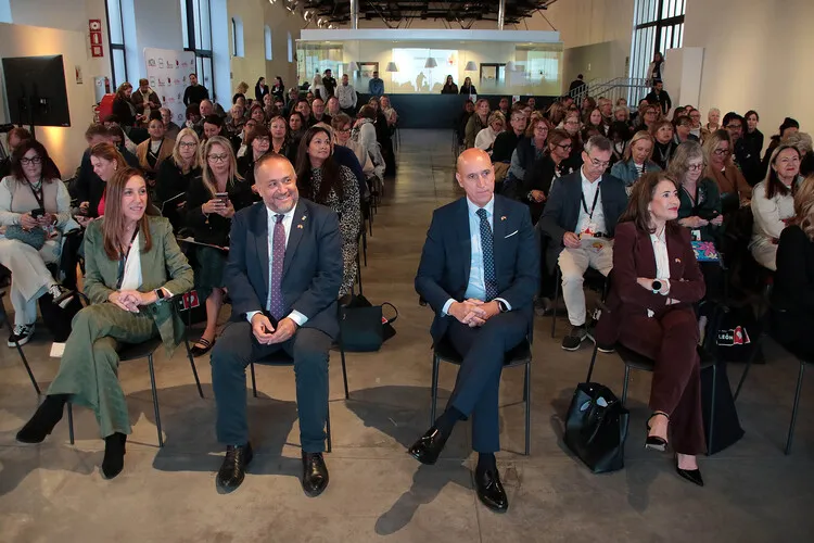 ACTO DE BIENVENIDA A LA CONVENCIO DE TURISMO INTERINACIONAL DE LA ASOCIACION CANADIENSE DE AGENTES Y ASESORES DE VIAJES